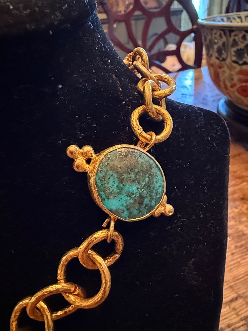 Susan Shaw.  Gold-Tone Link Necklace with Turquoise Accent and Coin Pendant new - Picture 3 of 6